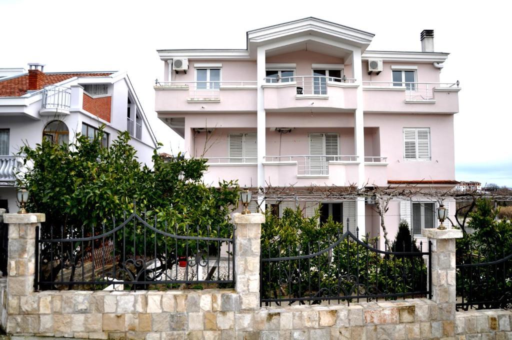 Apartments Perezaj Ulcinj Exterior foto